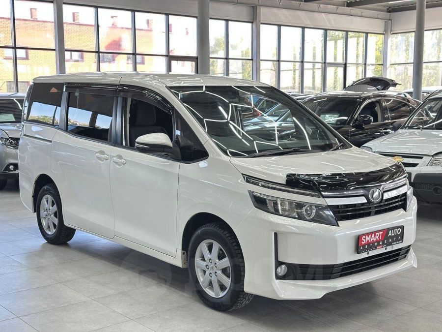 Toyota Voxy, 2015 | Смарт Авто Барнаул