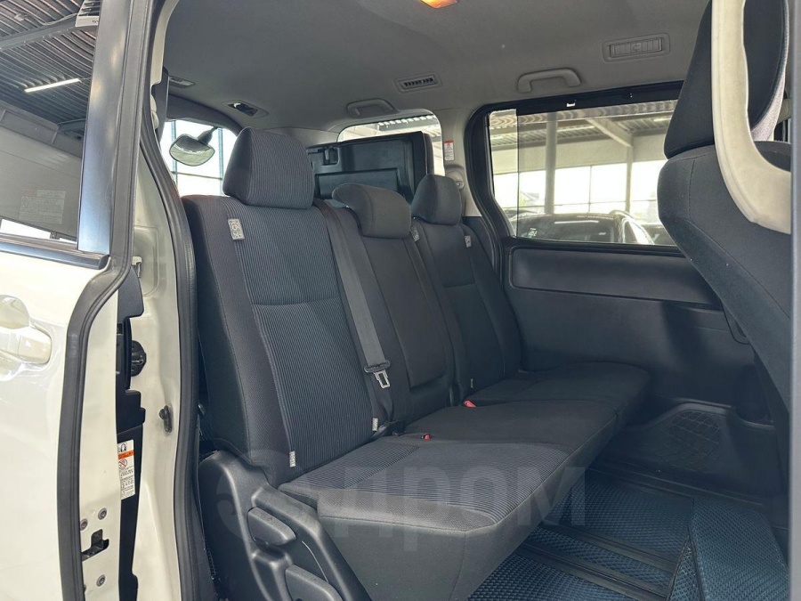Toyota Voxy, 2015 | Смарт Авто Барнаул