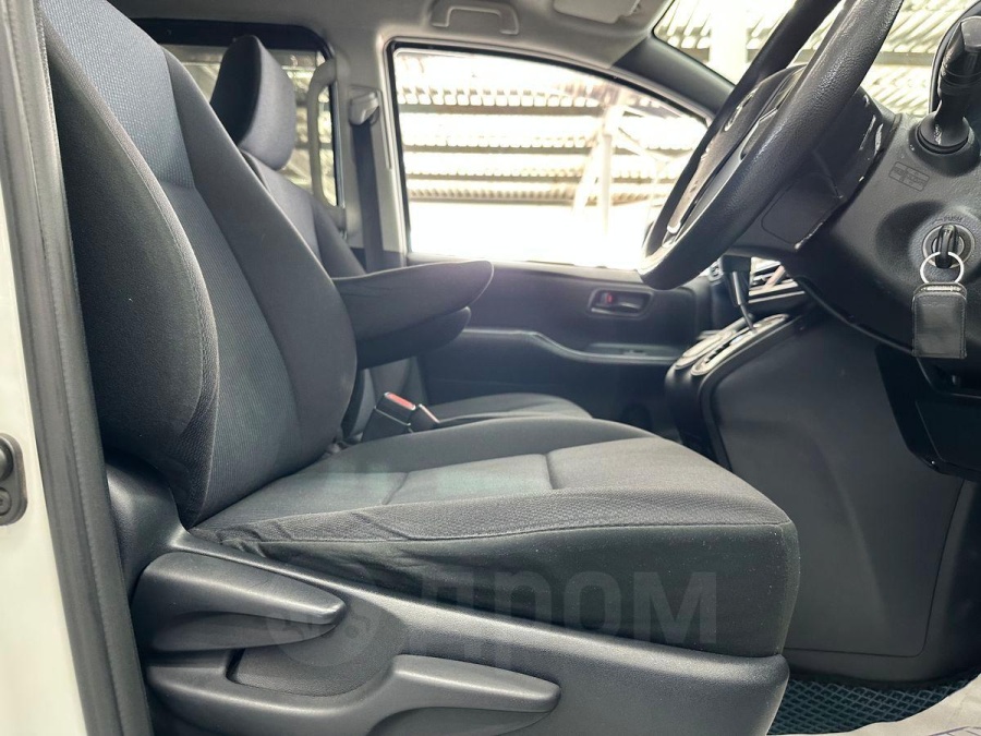 Toyota Voxy, 2015 | Смарт Авто Барнаул