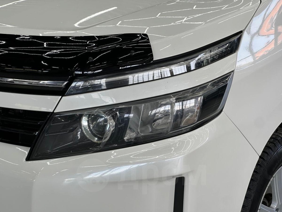 Toyota Voxy, 2015 | Смарт Авто Барнаул