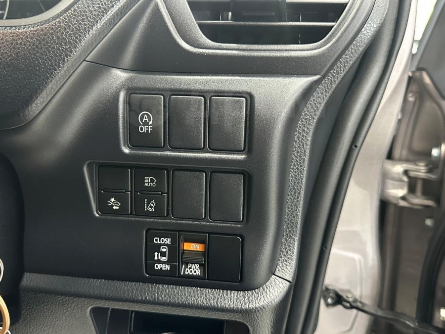 Toyota Voxy, 2018 | Смарт Авто Барнаул