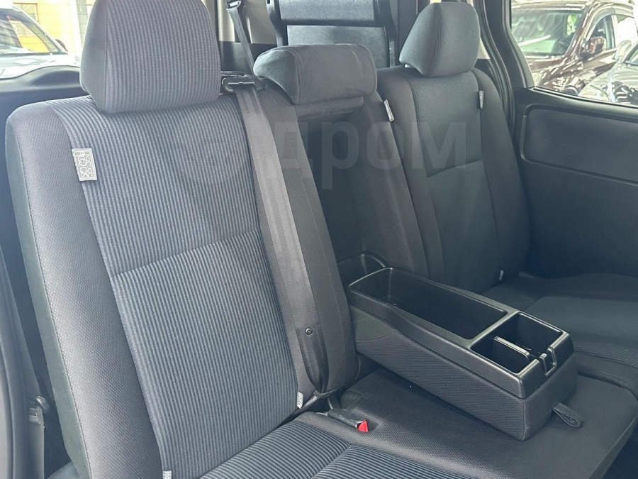 Toyota Voxy, 2018 | Смарт Авто Барнаул