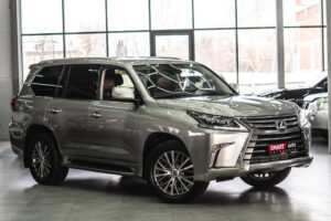 Lexus LX570