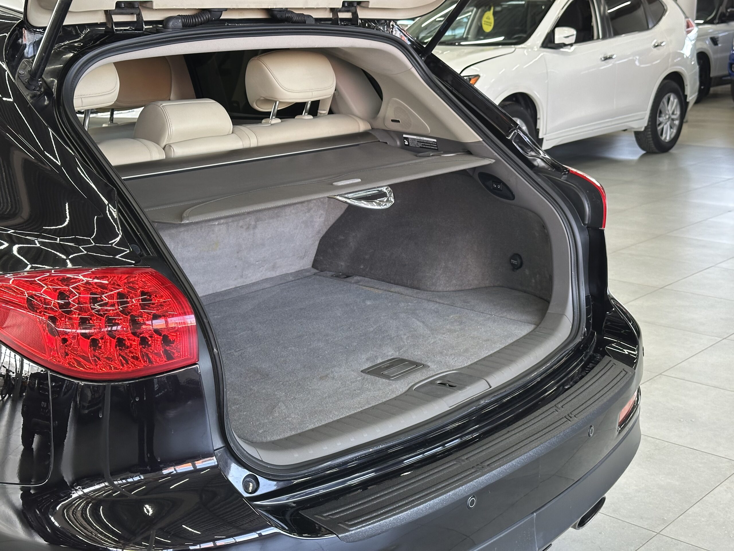 Infiniti QX50 — изображение 15