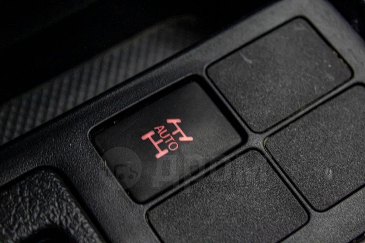 Toyota Vitz — изображение 17